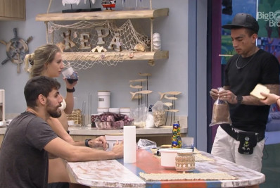 Brothers se desentendem após sumiço de pão na Xepa