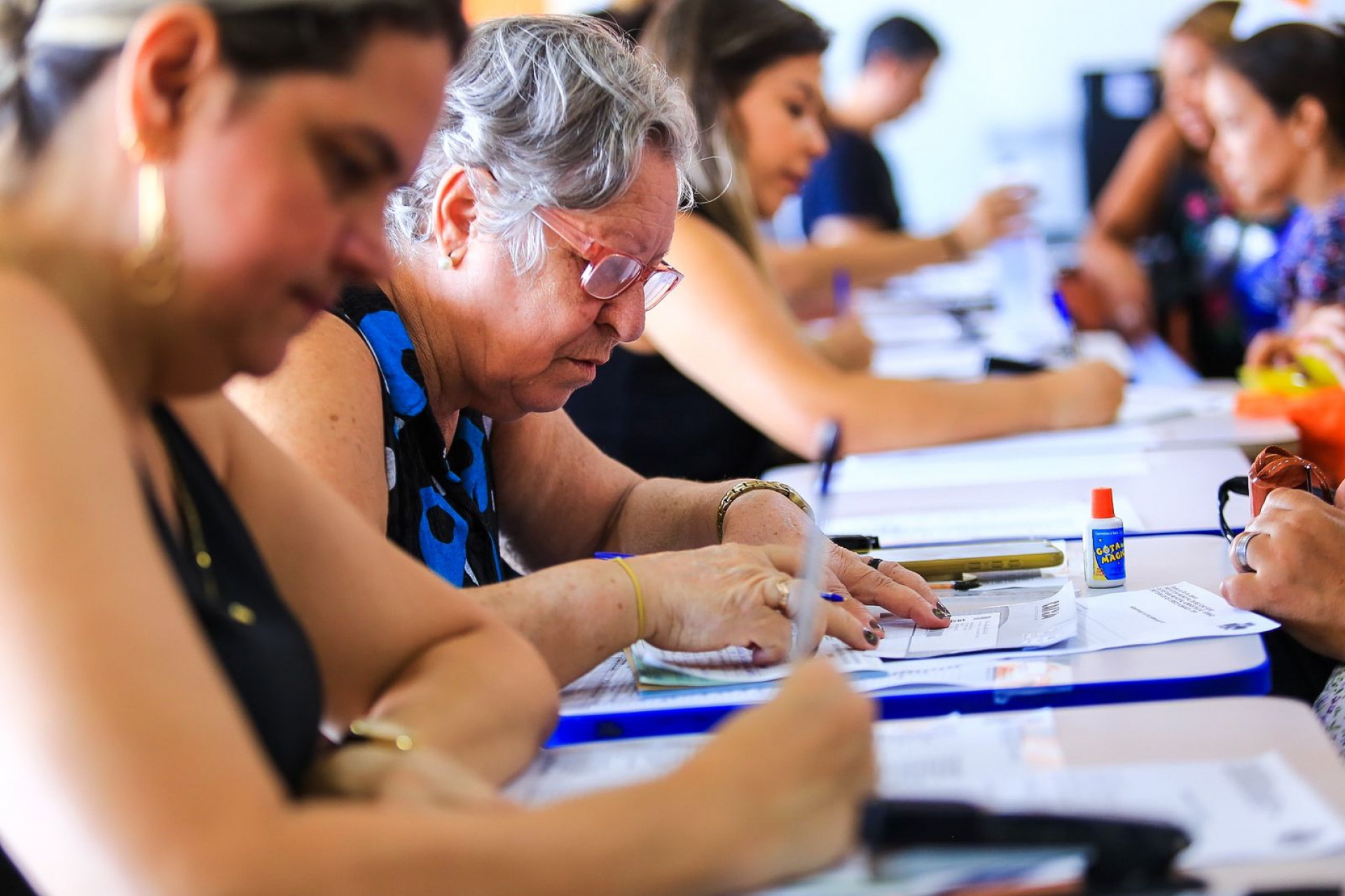 O atendimento checou toda a documenta&ccedil;&atilde;o dos candidatos para a assinatura do contrato - Rafael Barreto / PMBR