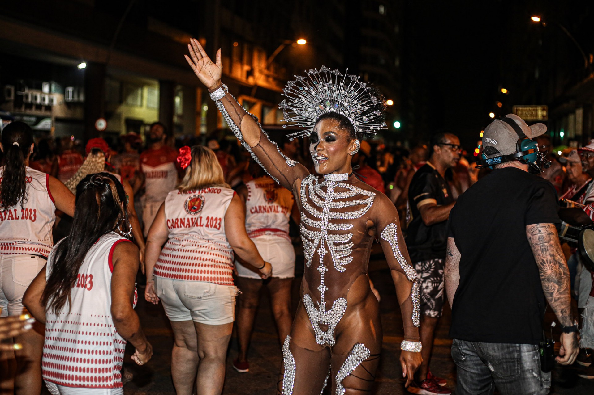 Érika Januza durante ensaio de rua da Viradouro - Delson Silva / AgNews