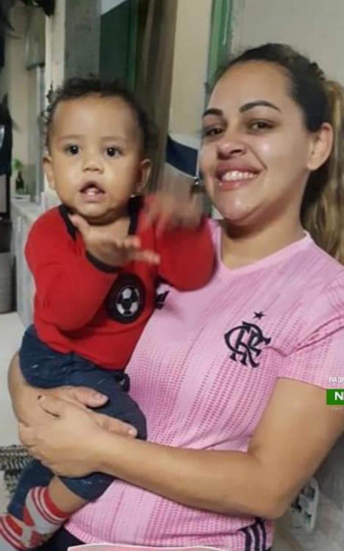 Juliana Gomes de Lana da Silva, 35, e o filho Caio Gomes da Silva, 3, morreram no naufrágio