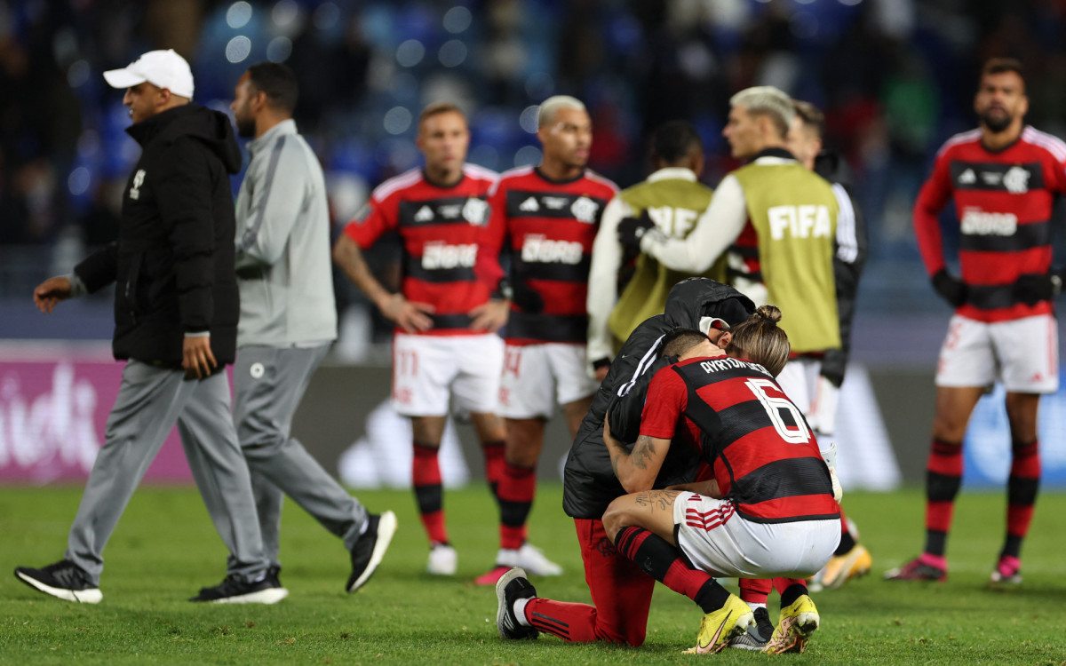 A decepção era visível no semblante de Filipe Luís e Ayrton Lucas