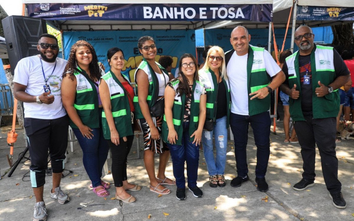 A Subsecretaria de Promo&ccedil;&atilde;o e Bem-Estar Animal de Meriti realizou o evento Meriti Pet, na Pra&ccedil;a do Parque Araruama. Na a&ccedil;&atilde;o foram realizados 916 atendimentos