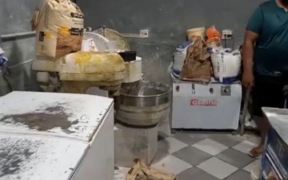 Policiais interditaram padaria no Centro de Nova Igua&ccedil;u