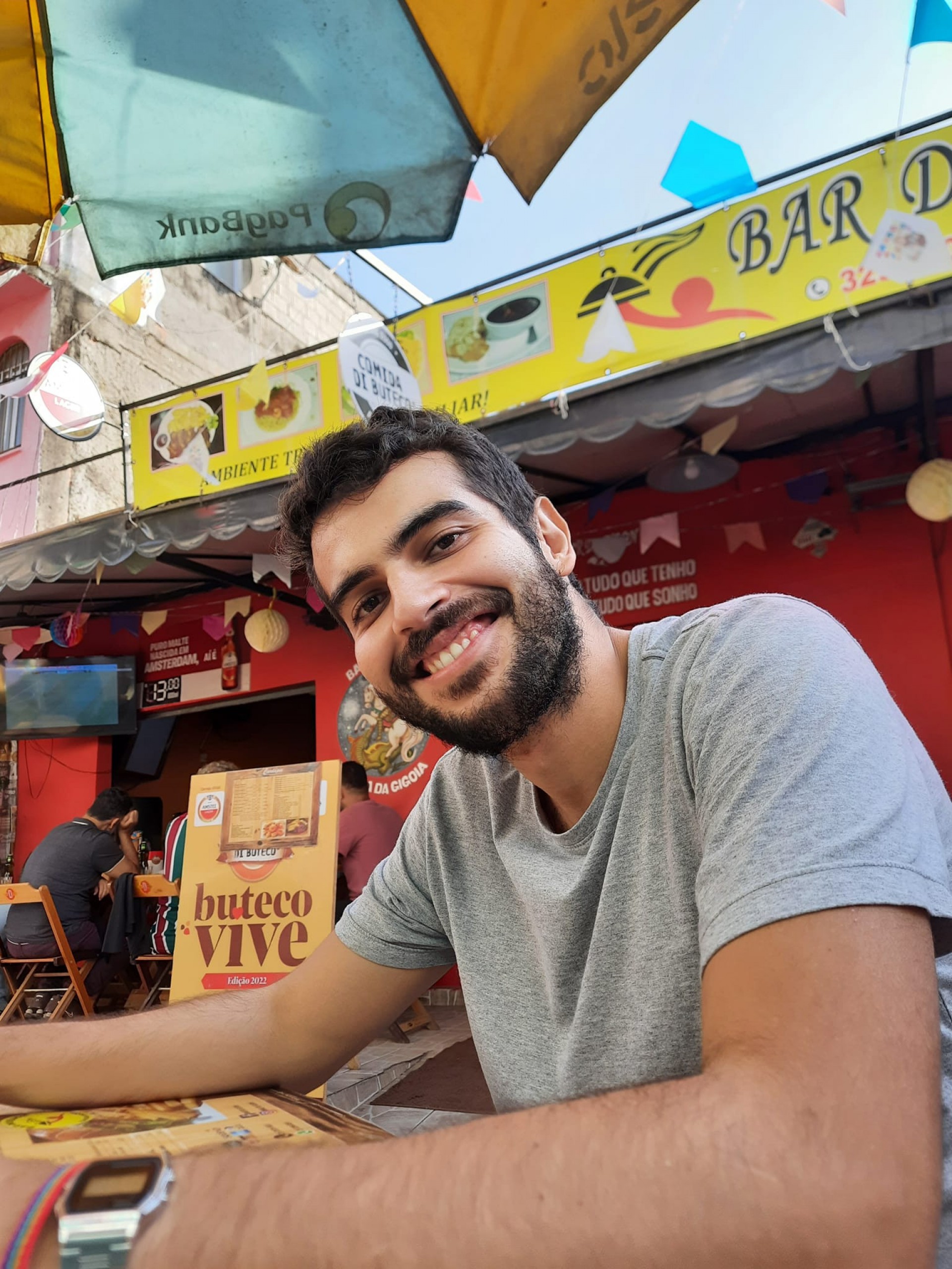 Victor estava apagado em quarto