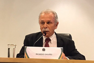 Presidente do CNPq admite que pagamento de bolsas está atrasado 