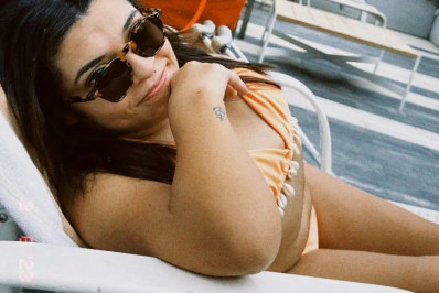 Pequena Lô aproveita sol e comenta boatos sobre harmonização facial