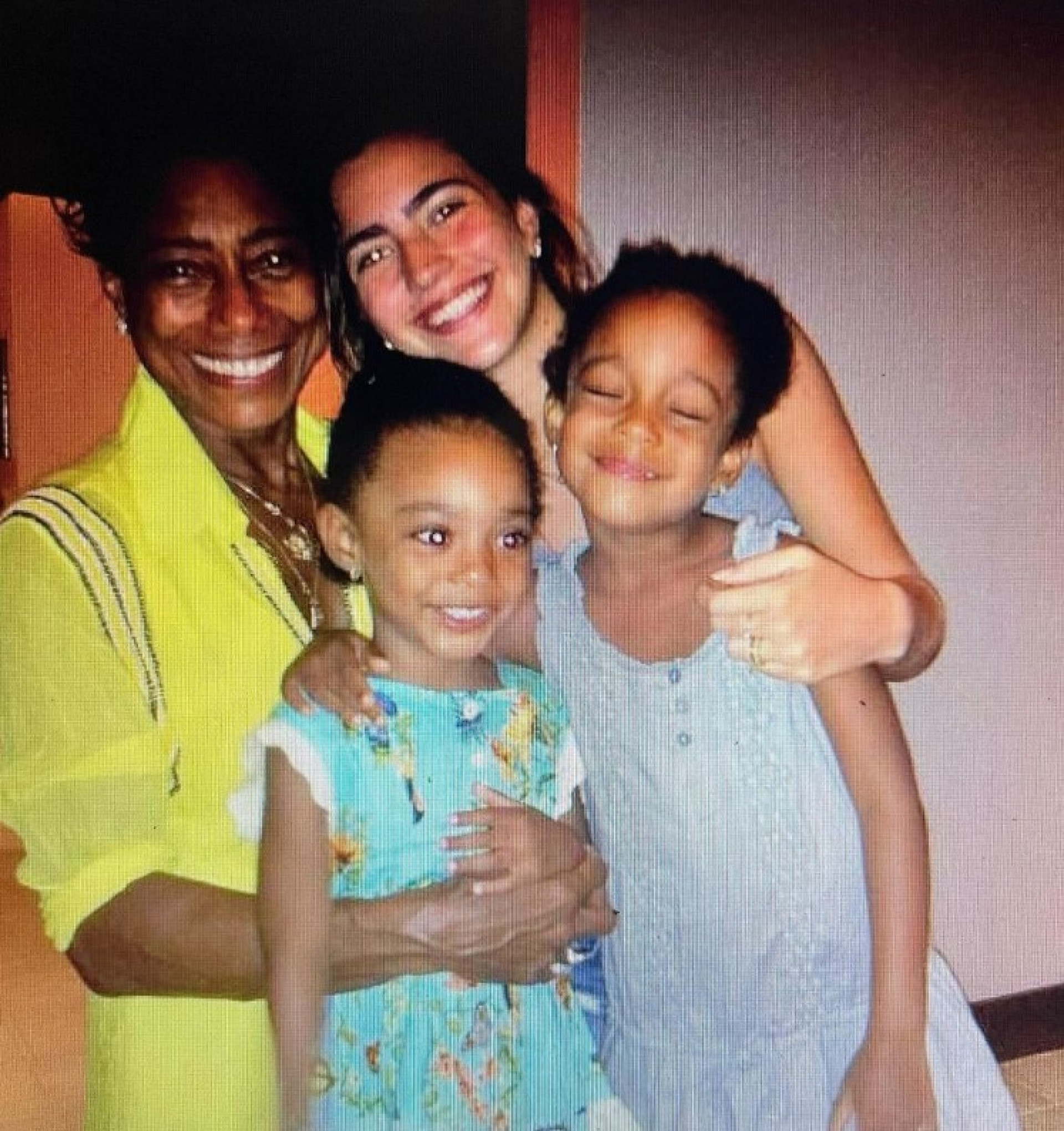 Glória Maria com a afilhada Júlia e as filhas Maria e Laura - Reprodução/Instagram