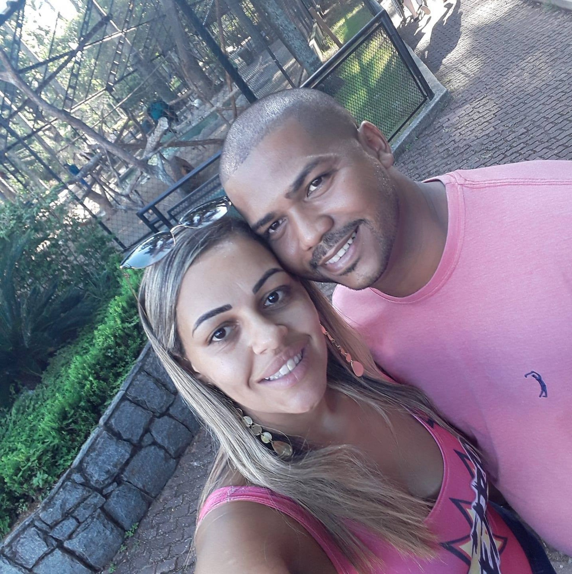 Juliana Gomes de Lana da Silva, 35, era casada com Eric Pereira da Silva, 38, resgatado com vida - Reprodução/Redes Sociais