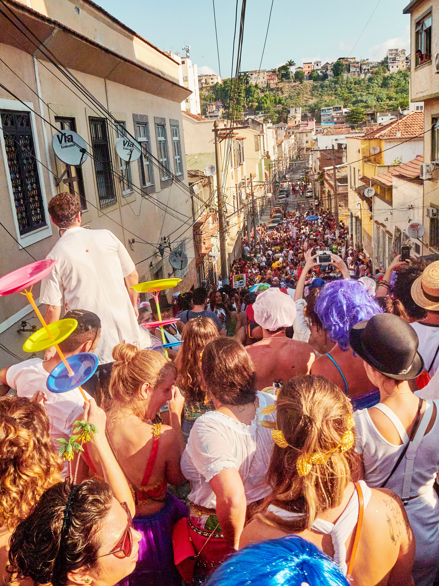 Prata Preta descendo a rua Le&ocirc;ncio de Albuquerque, 2016 - Lucas Bori