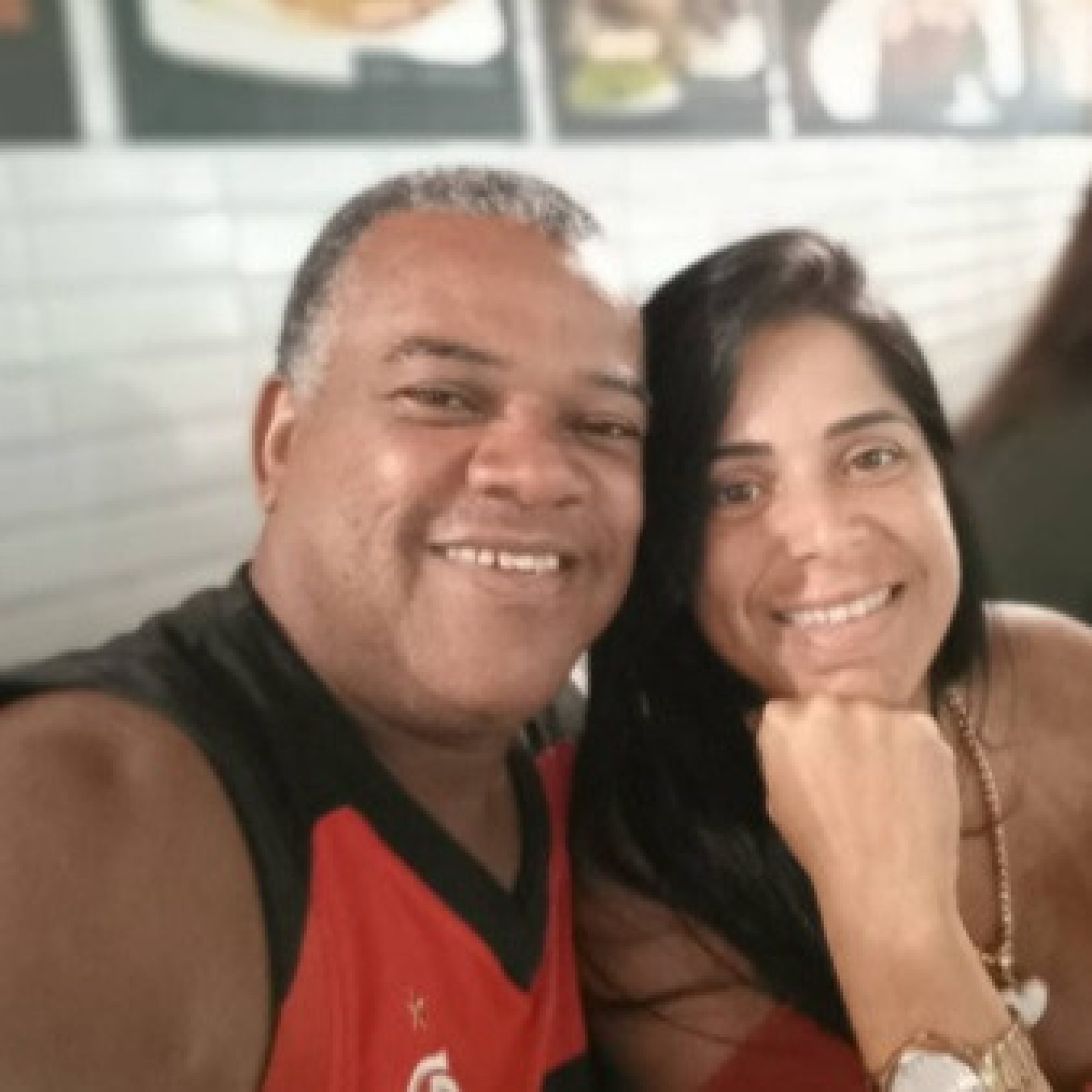 Evandro José de Sena, 55, e Michele Bayerl de Moraes de Sena, 43, eram casados e não sobreviveram - Reprodução/Redes Sociais