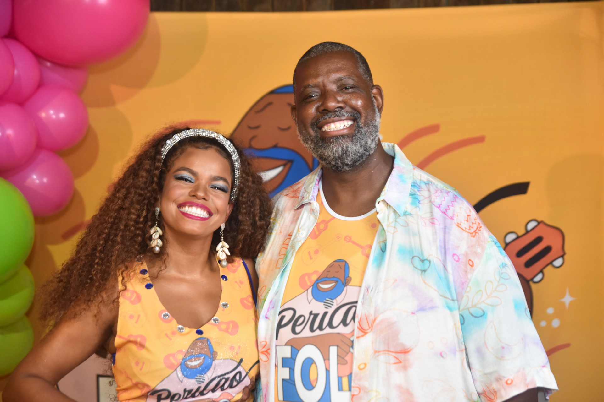 Atriz Jeniffer Nascimento e o cantor Péricles durante a primeira edição da Pericão Folia  - Leo Franco / AgNews