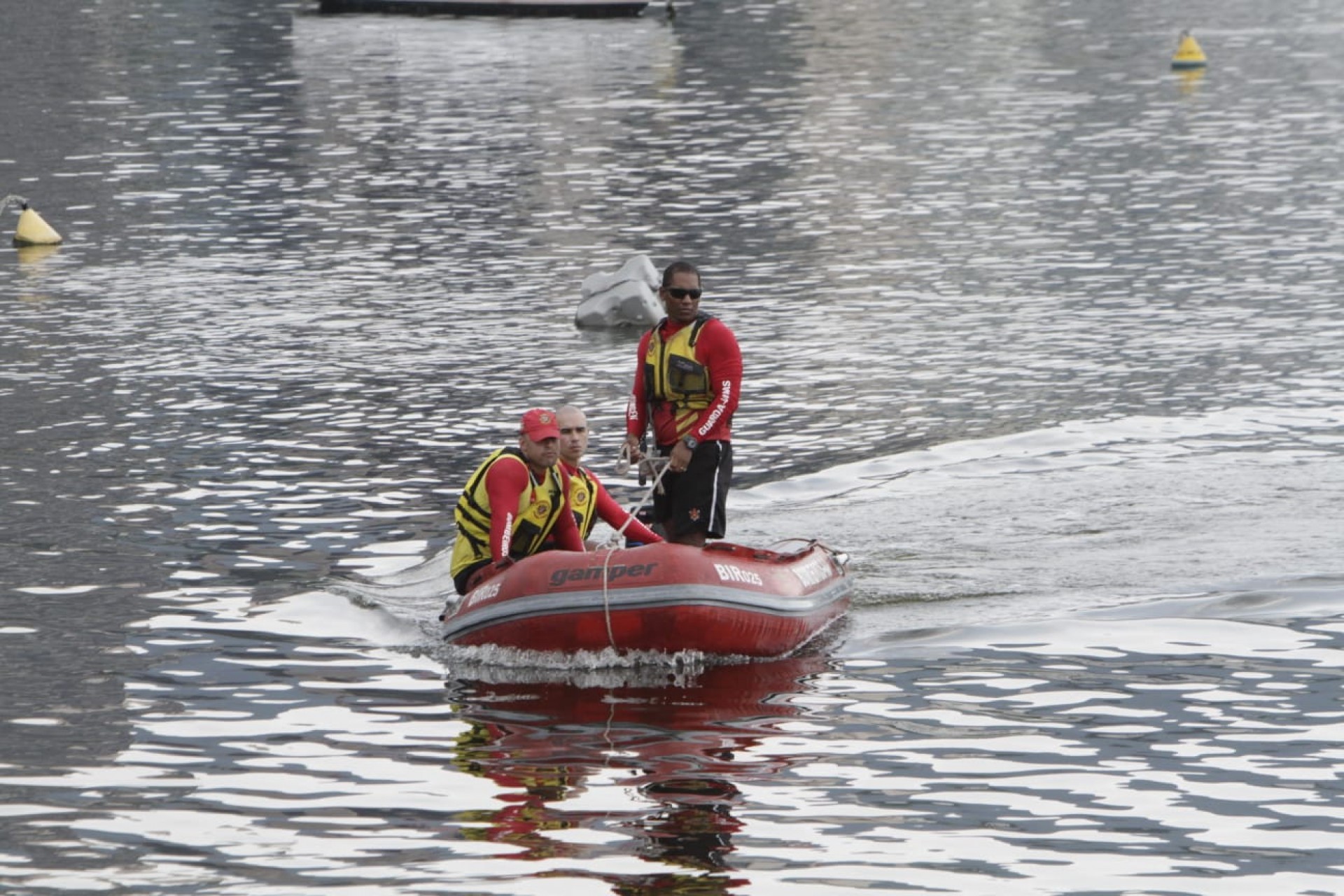 Buscas vão se estender por toda a região da Baía de Guanabara - Marcos Porto/Agência O Dia