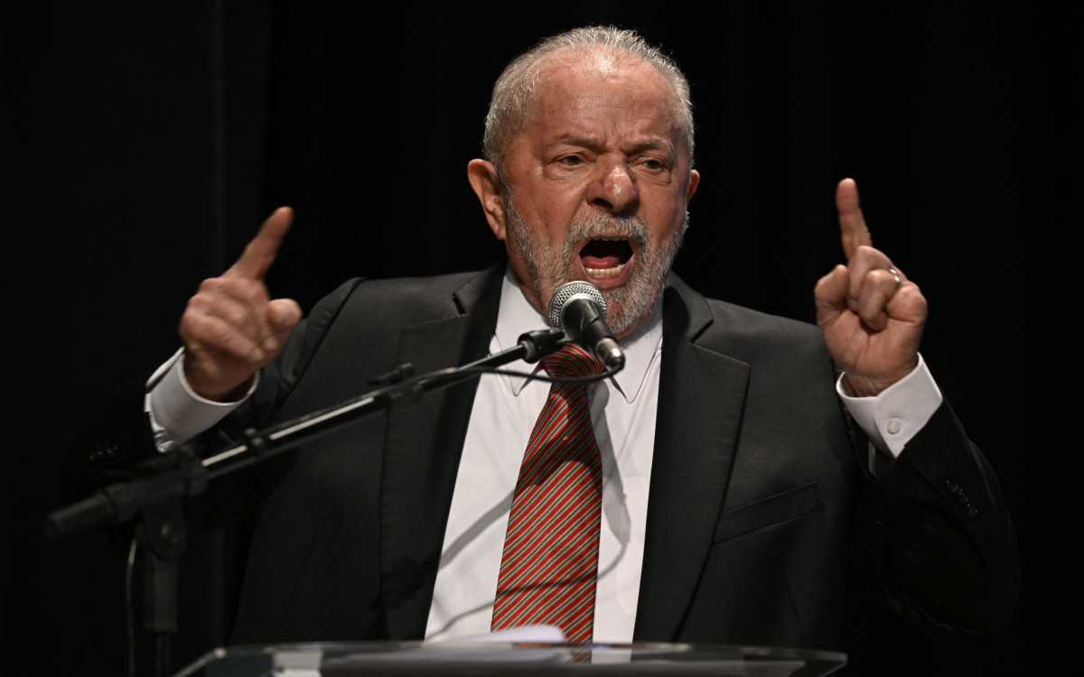 Lula afirma que se fizesse discurso de Biden seria chamado de comunista no Brasil