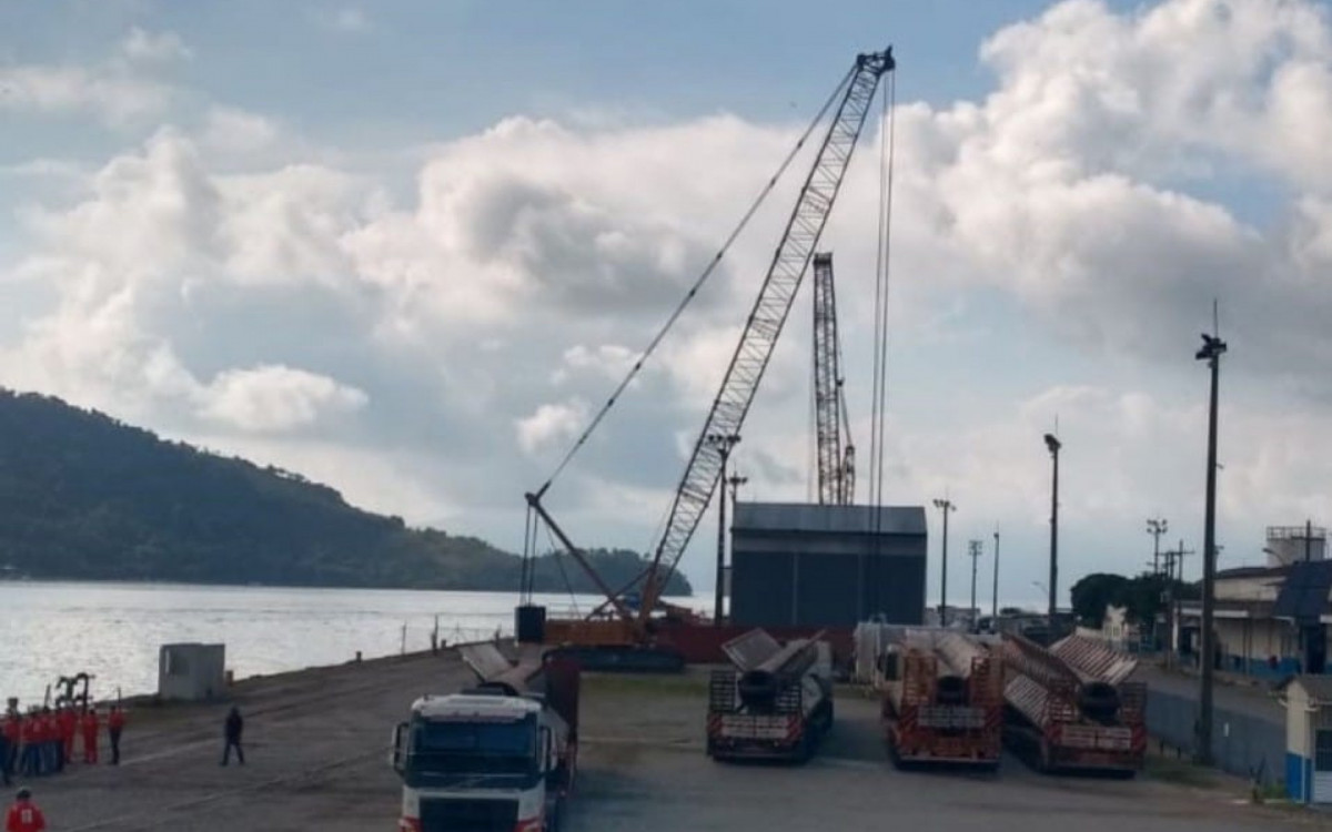Movimentação no porto de Angra em janeiro de 2022.