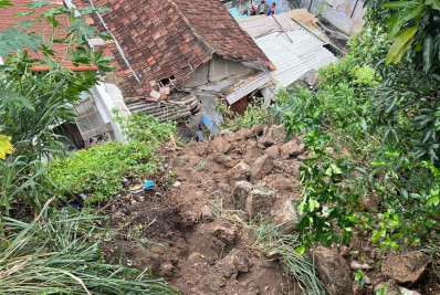 Idoso morre em desabamento no Morro Santo Amaro, no Catete