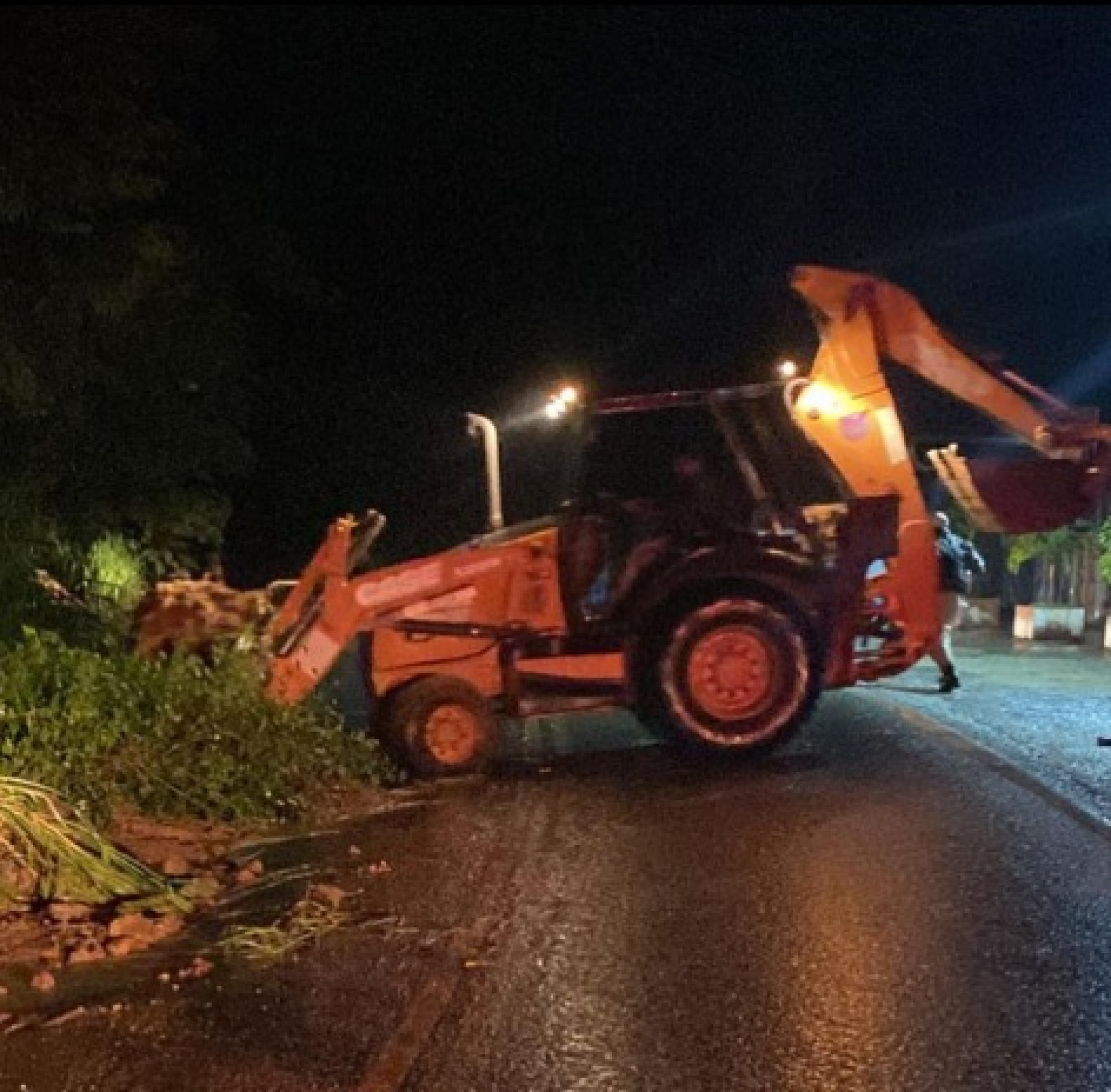 Chuva que atingiu Saquarema na noite de terça-feira causou estragos na cidade - Divulgação/Prefeitura de Saquarema