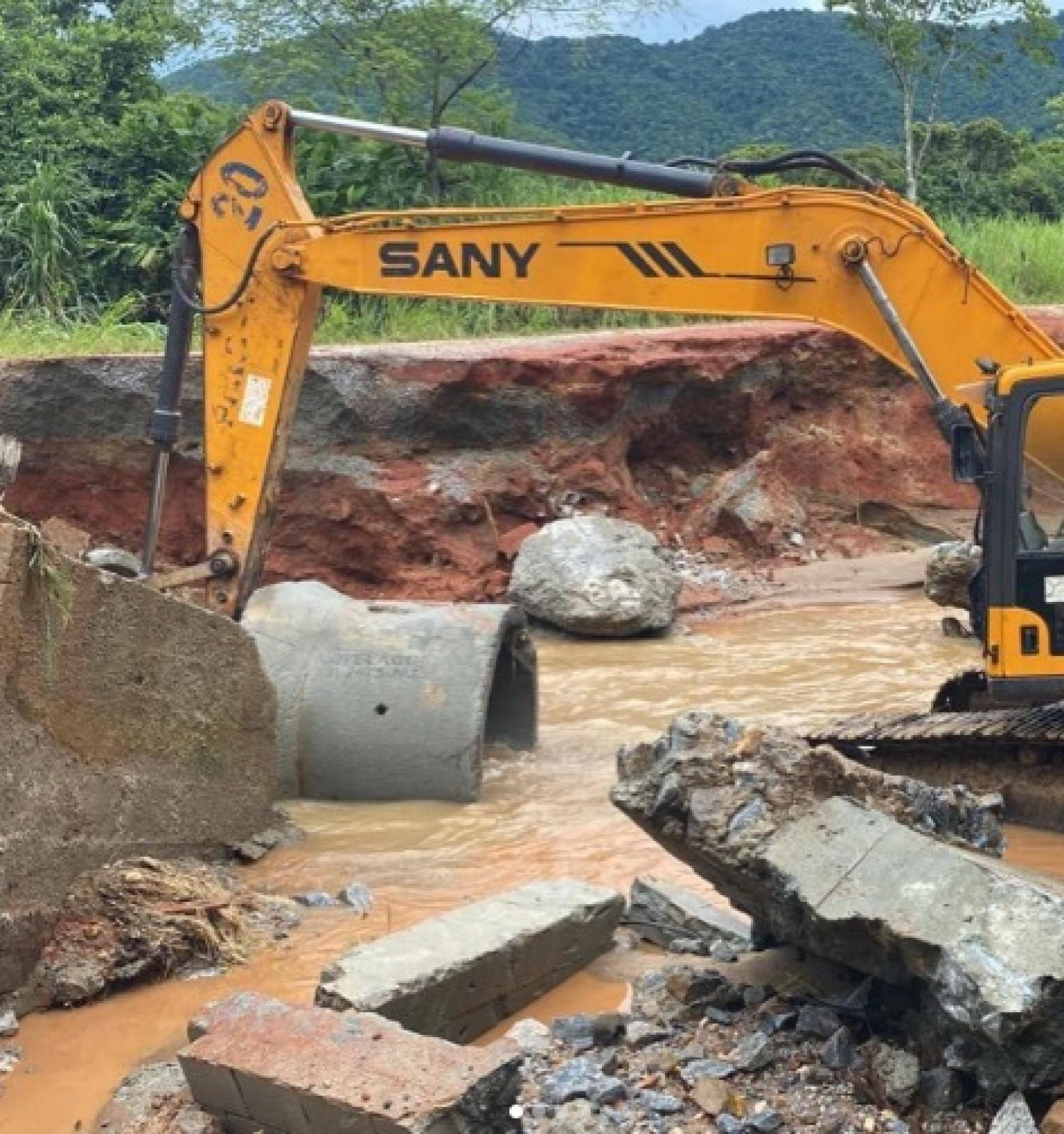Chuva que atingiu Saquarema na noite de terça-feira causou estragos na cidade - Divulgação/Prefeitura de Saquarema