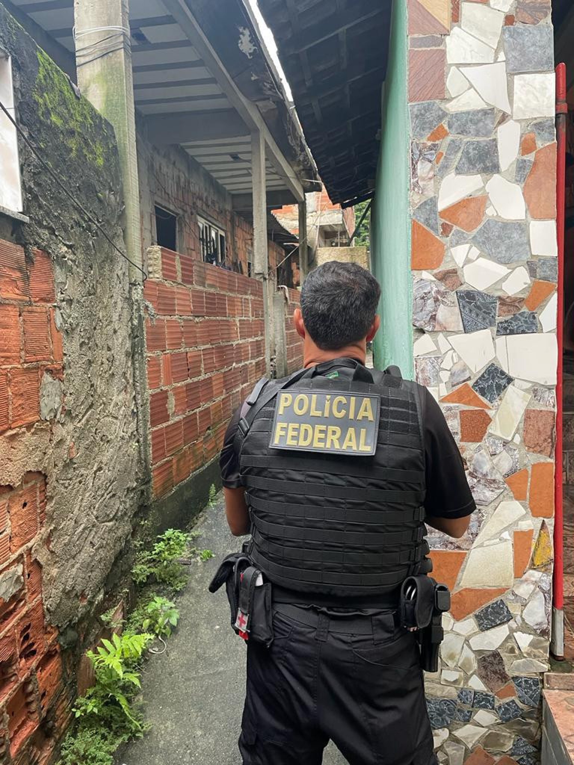 Dois mandados de prisão preventiva e dois mandados de busca e apreensão foram cumpridos durante a ação