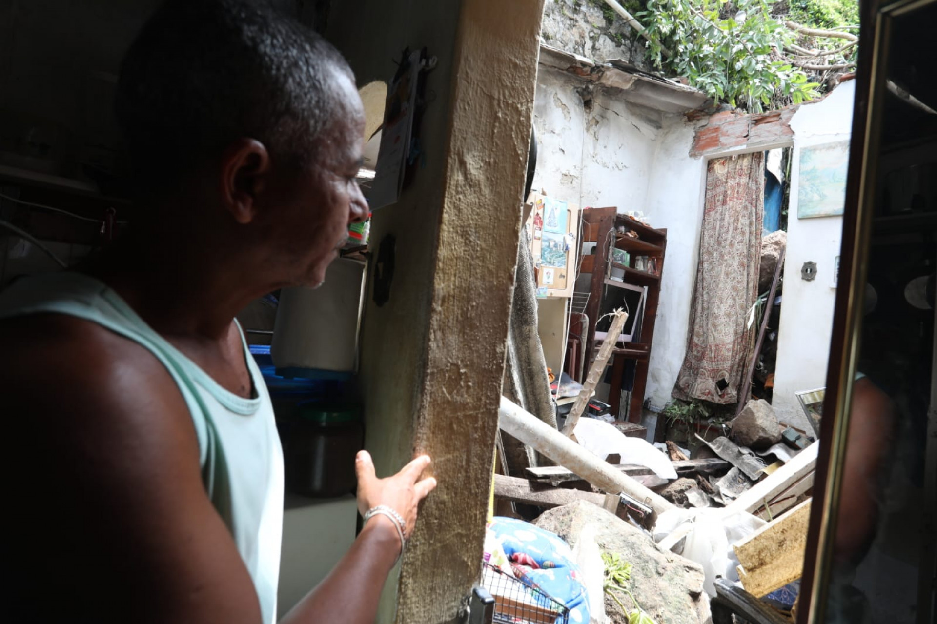 Desabamento no Catete causado pelas fortes chuvas - Pedro Ivo/Agência O Dia