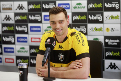 Léo Jardim exalta o projeto de reconstrução do Vasco: 'Qualquer jogador gostaria de fazer parte'