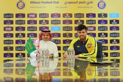 Rossi se apresenta acima do peso, não agrada e perde espaço no Al Nassr antes de chegar ao Flamengo