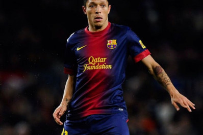 Clube da Série C negocia a contratação de ex-lateral do Barcelona