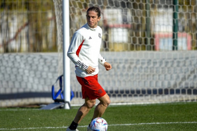 Após lesões, Léo Pereira e Filipe Luís iniciam tratamento no Flamengo