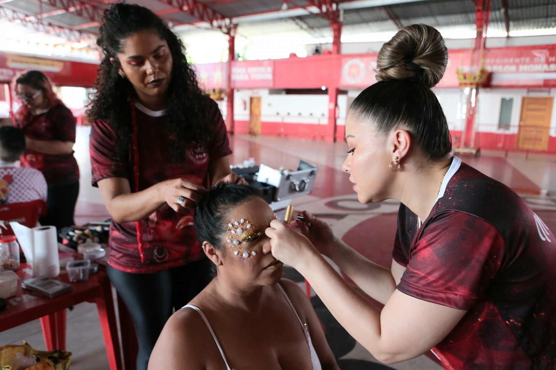 Viradouro oferece cursos de maquiagem - Cleber Mendes / Ag&ecirc;ncia O Dia