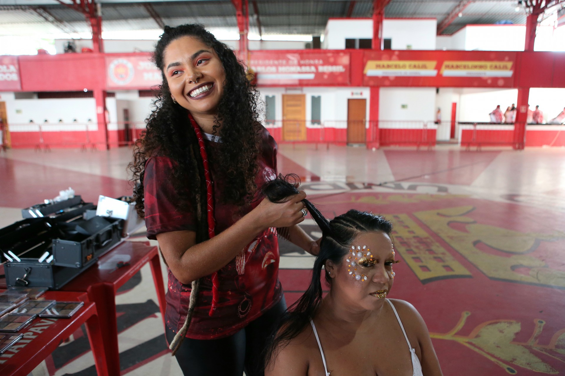 Nat&aacute;lia Soares, trancista da Viradouro - Cleber Mendes / Ag&ecirc;ncia O Dia