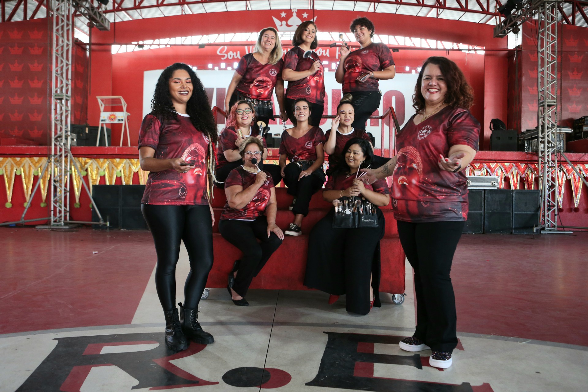 Christina Gall e sua equipe na Viradouro - Cleber Mendes / Ag&ecirc;ncia O Dia