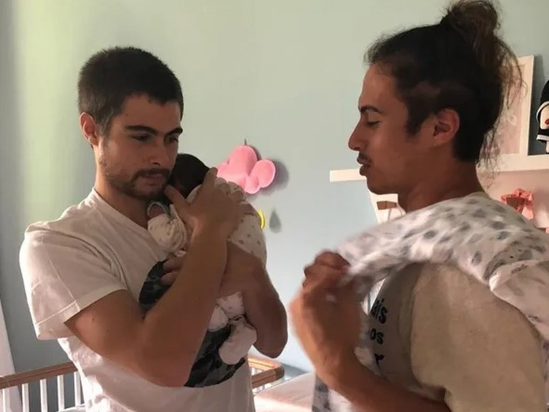 Rafa e Francisco Vitti com Clara - Reprodução/Instagram