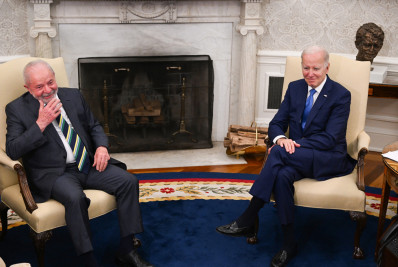 Lula chega à Casa Branca para primeira reunião com Joe Biden