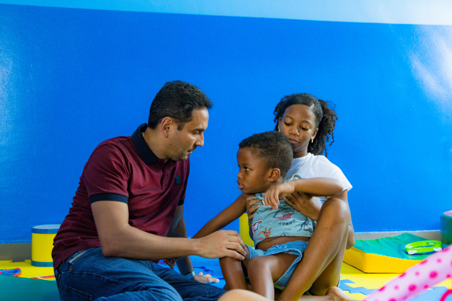 O prefeito Abra&atilde;ozinho marcou presen&ccedil;a na inaugura&ccedil;&atilde;o e destacou a import&acirc;ncia do espa&ccedil;o no acolhimento com carinho e amor para as crian&ccedil;as - Divulga&ccedil;&atilde;o / PMN