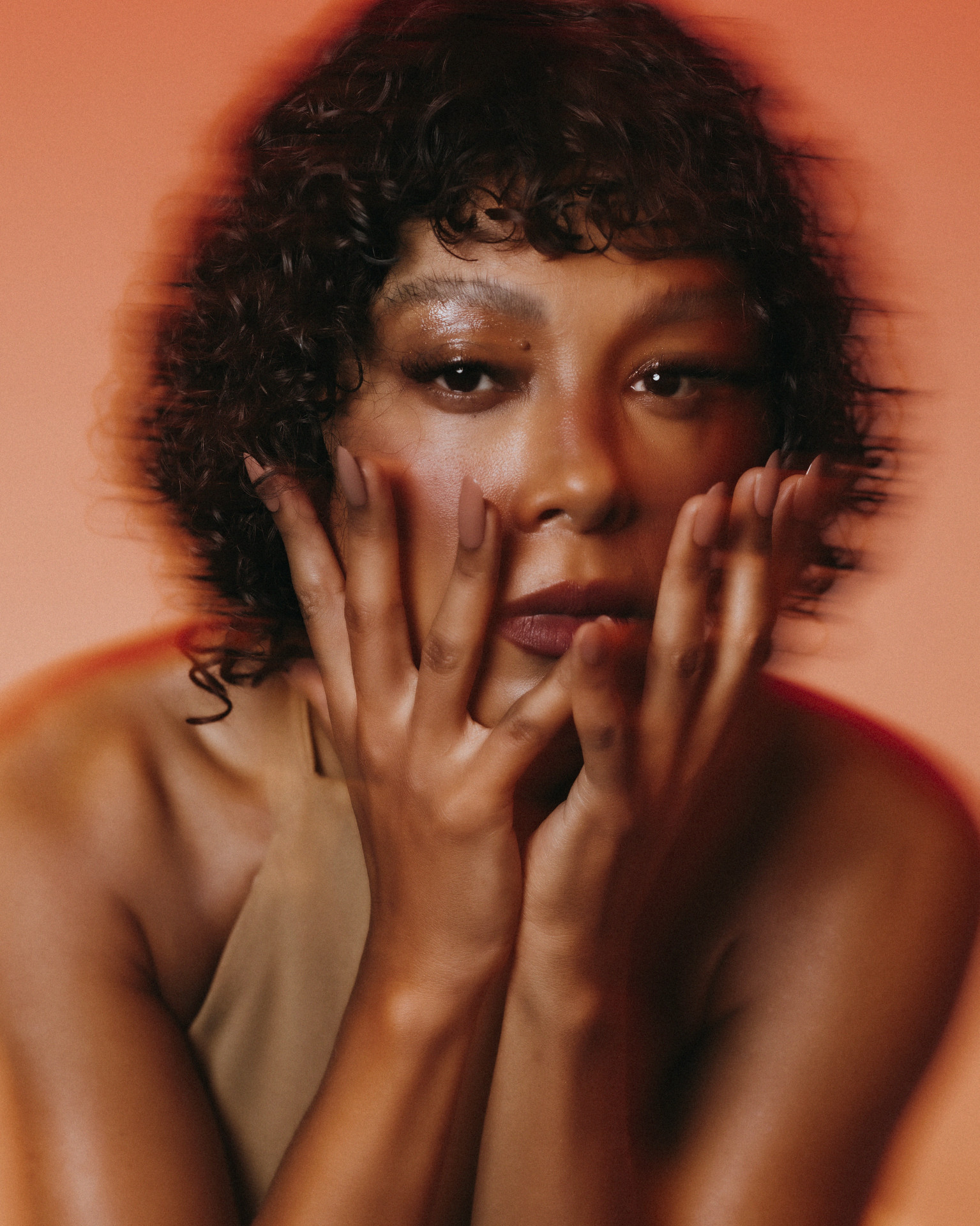 Negra Li dá voz a música de abertura de 'Vai na Fé'
 - ARTHUR WOLKOVIER