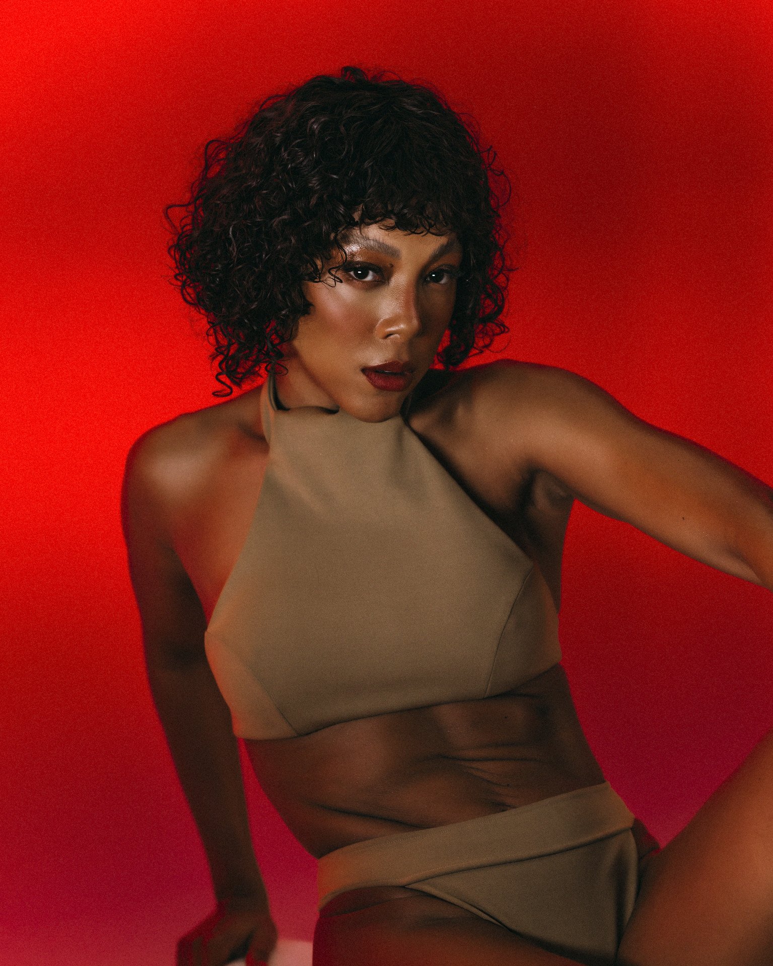 Negra Li dá voz a música de abertura de 'Vai na Fé'
 - ARTHUR WOLKOVIER