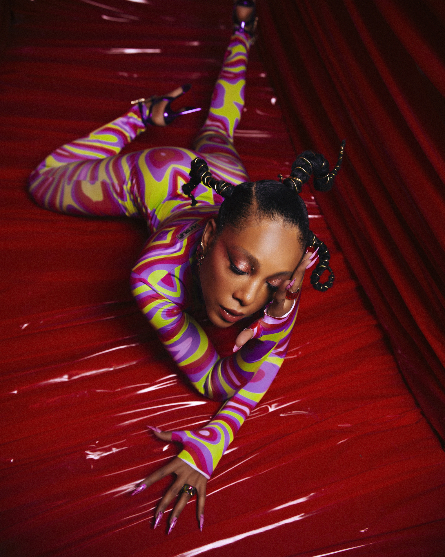 Negra Li dá voz a música de abertura de 'Vai na Fé'
 - RODOLFO MAGALHAES