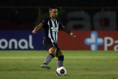 Rafael, do Botafogo, ironiza derrota do Flamengo nas redes sociais