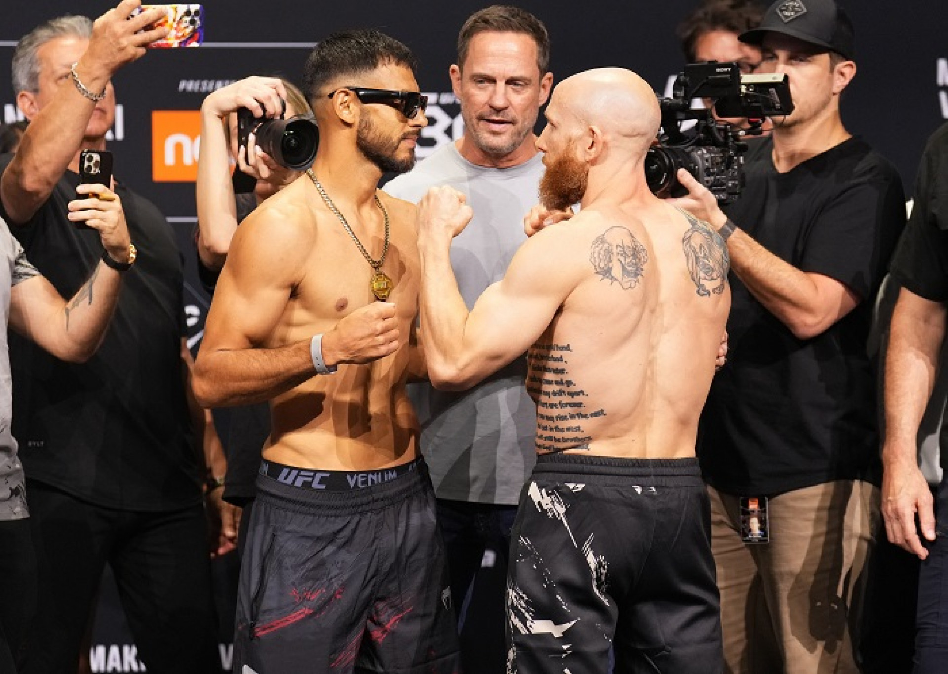 Yair Rodriguez e Josh Emmett disputam t&iacute;tulo interino dos penas - (Foto: Chris Unger/Zuffa LLC via Getty Images)