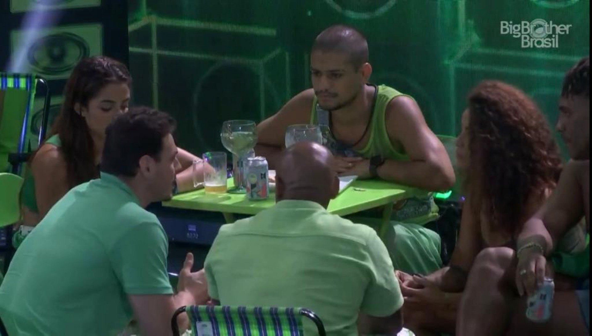 Brothers discutem estratégias de jogo durante a festa - Reprodução / Globoplay