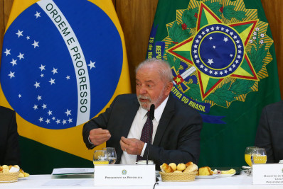 Lula diz estar otimista com o Brasil: 'Não temos que pedir licença para governar'