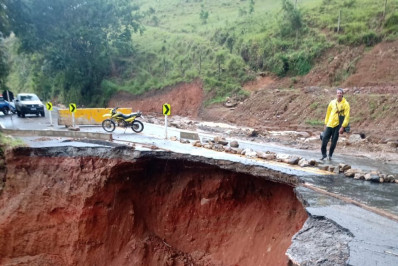Defesa Civil vistoria ponto interditado na Serra da Mutuca