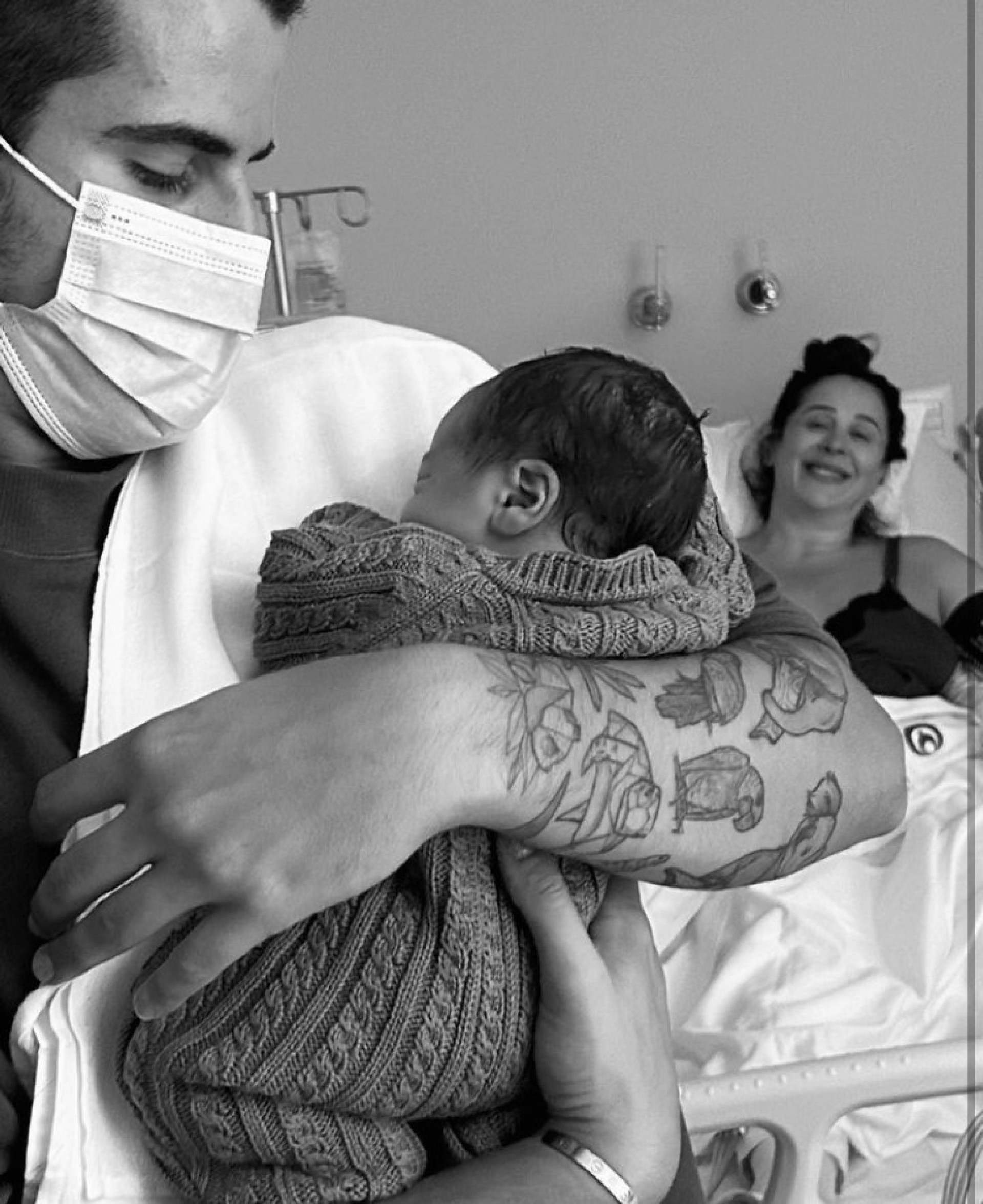 Enzo Celulari, filho de Cláudia Raia, celebra o nascimento do irmão caçula - Reprodução / Instagram