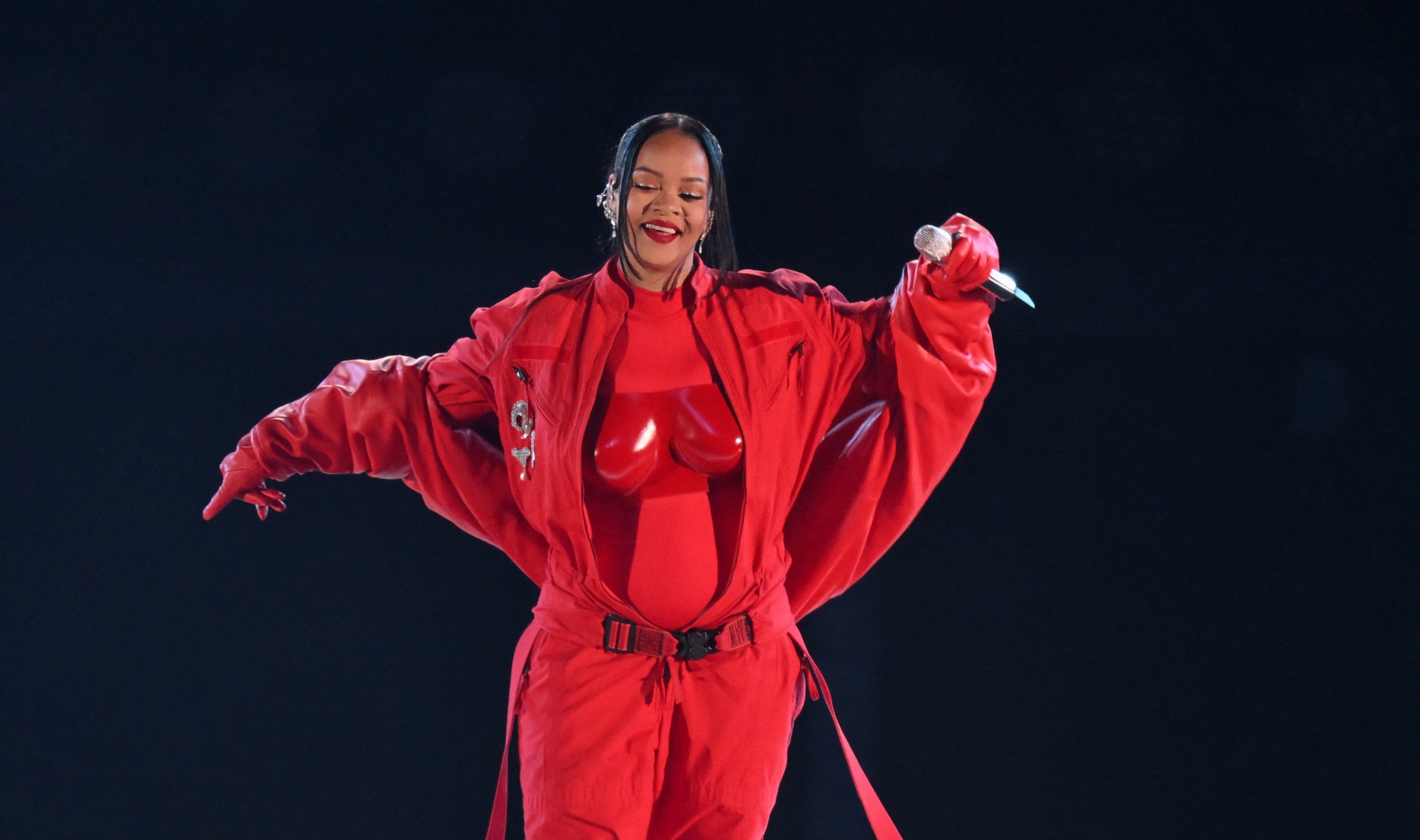 Rihanna se apresenta no show do intervalo durante o Super Bowl 2023 após um hiato de sete anos - AFP