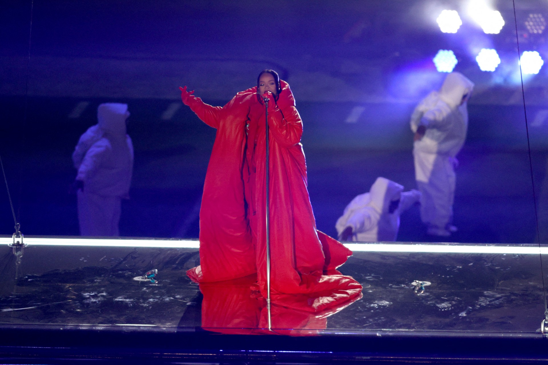 Rihanna se apresenta no show do intervalo durante o Super Bowl 2023 após um hiato de sete anos - AFP