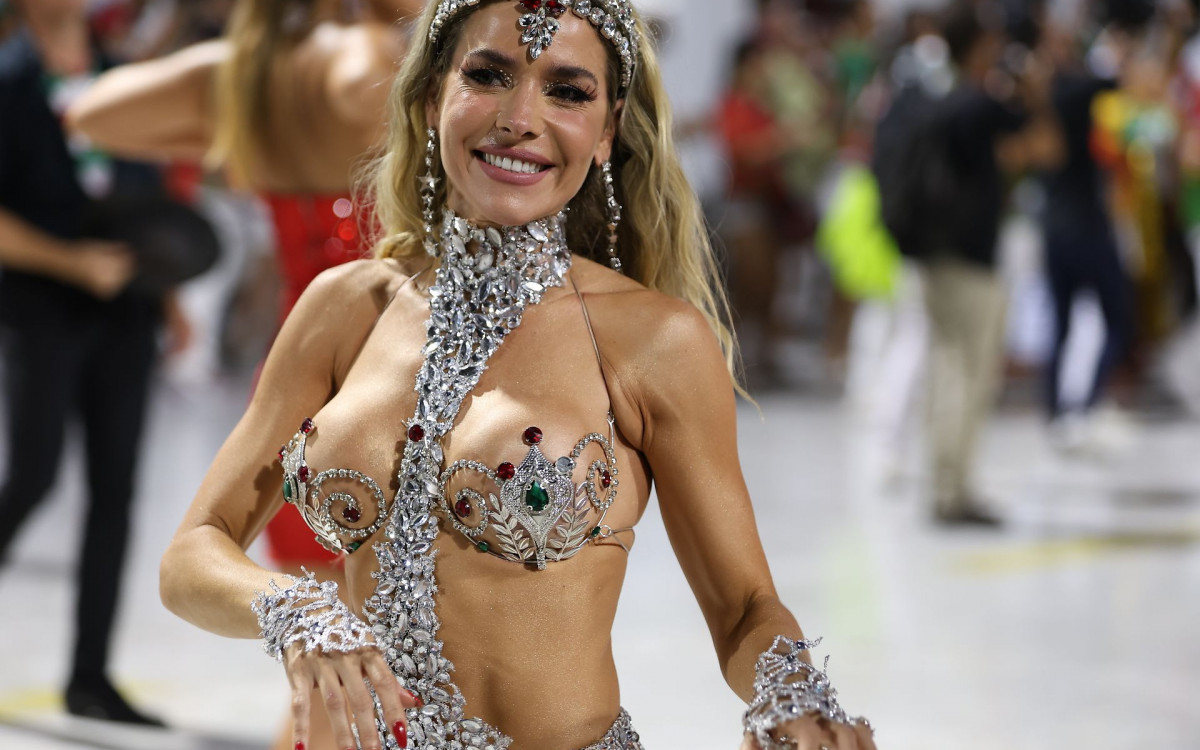 Monique Alfradique no ensaio t&eacute;cnico da Grande Rio