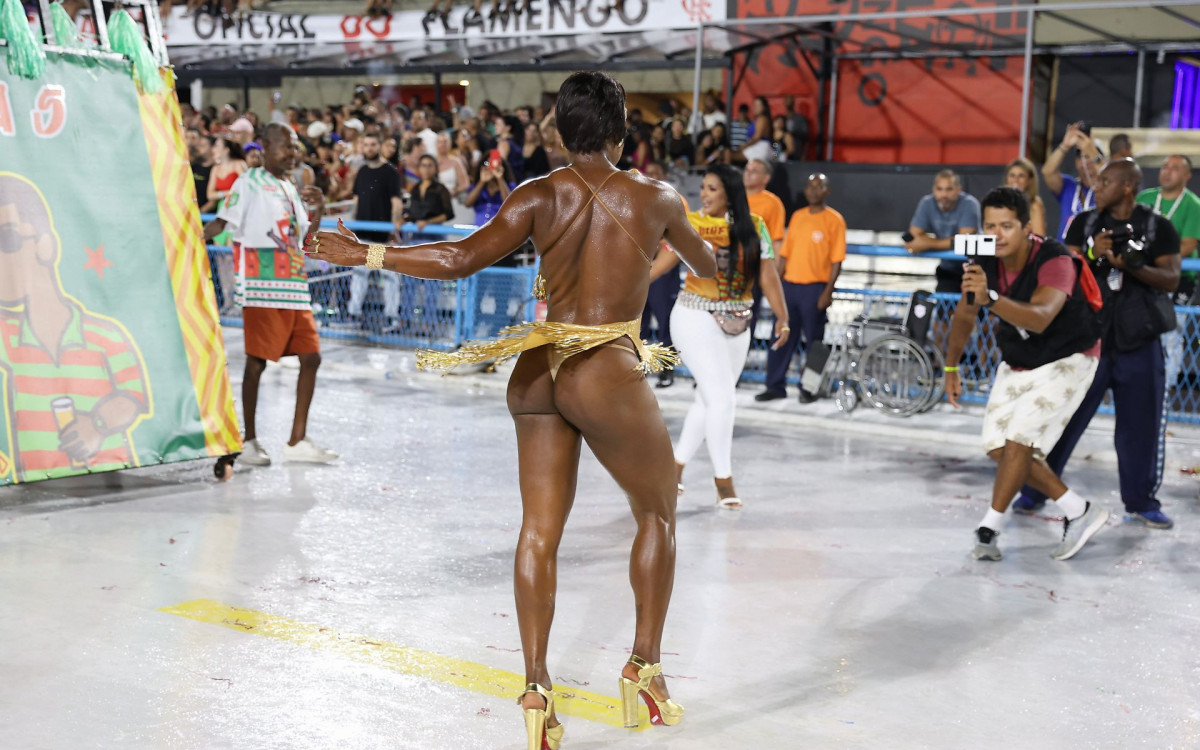 Adriana Bombom no ensaio t&eacute;cnico da Grande Rio