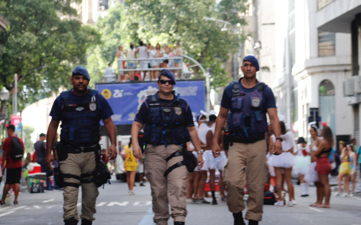 Agentes da Seop e da GM-Rio multam 19 bares durante Operação Perturbação do  Sossego - Prefeitura da Cidade do Rio de Janeiro 