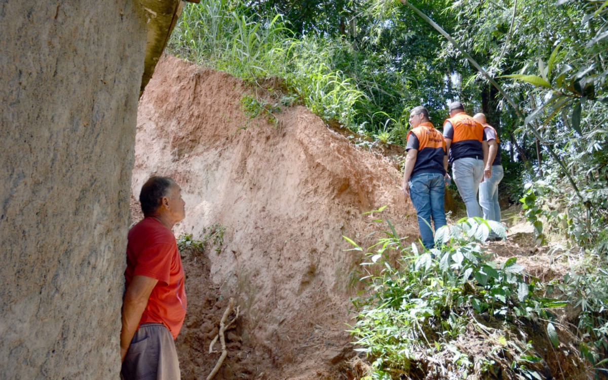 Moradores das resid&ecirc;ncias afetadas est&atilde;o sendo assistidos pela Secretaria Municipal de Assist&ecirc;ncia Social e Direitos Humanos