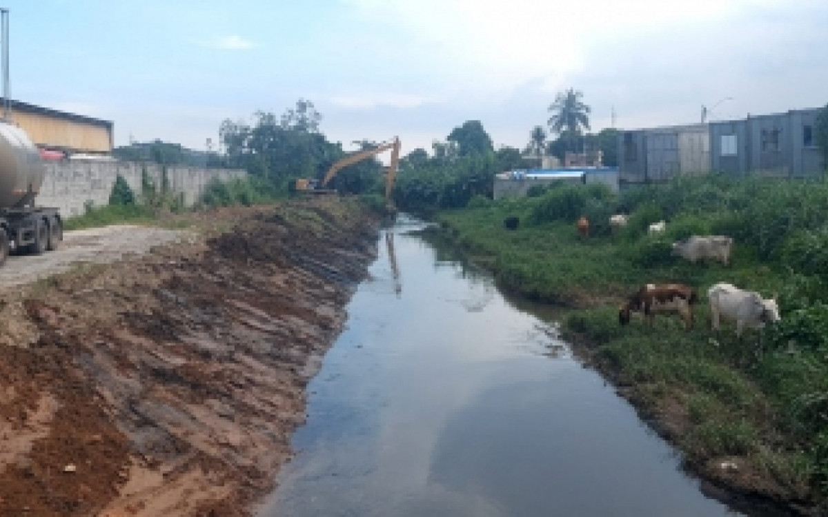 Limpeza de rios em canais em Duque de Caxias - Divulga&ccedil;&atilde;o