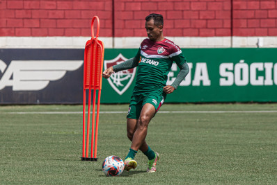 Com boa atuação em clássico, Lima se fortalece em luta por posição no Fluminense